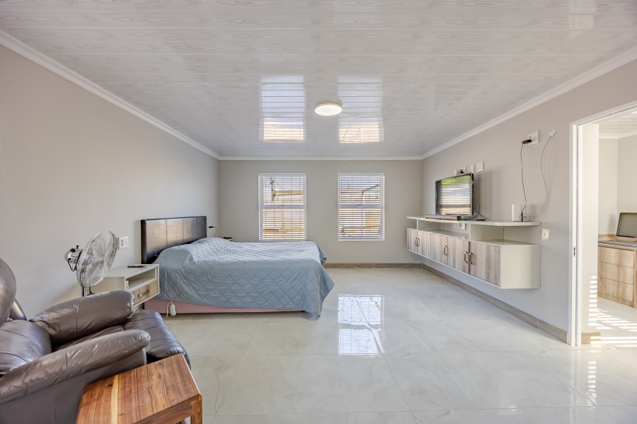 4 Bedroom Property for Sale in Bothasig Western Cape